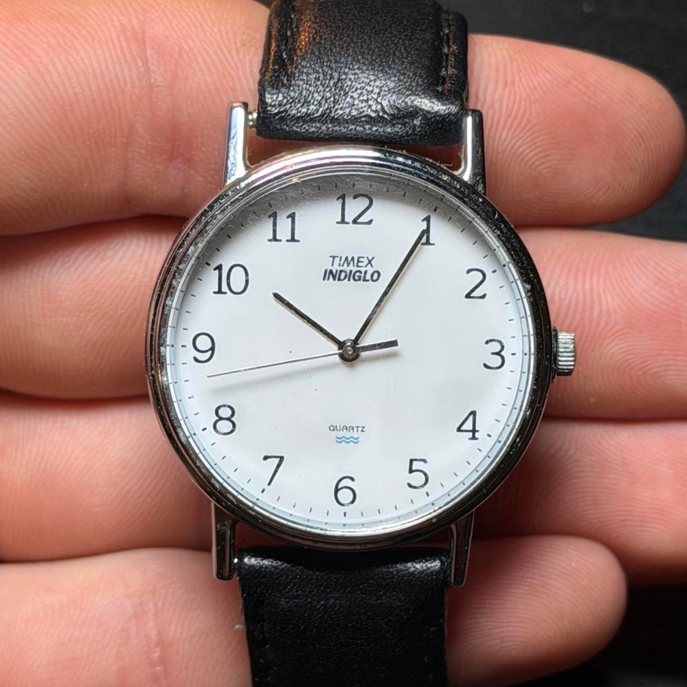 Timex Indiglo white dial watch with black leather strap #indiglo #timex